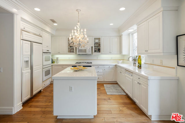 26841 Greenleaf Court, Valencia CA: https://media.crmls.org/mediaz/91e19575-986b-47e6-ad5f-19c5cc897a1e.jpg