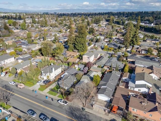 710 5th Ave, Redwood City CA: https://media.crmls.org/mediaz/91e20a13-2cde-4b70-908a-d0f9d6acd56c.jpg