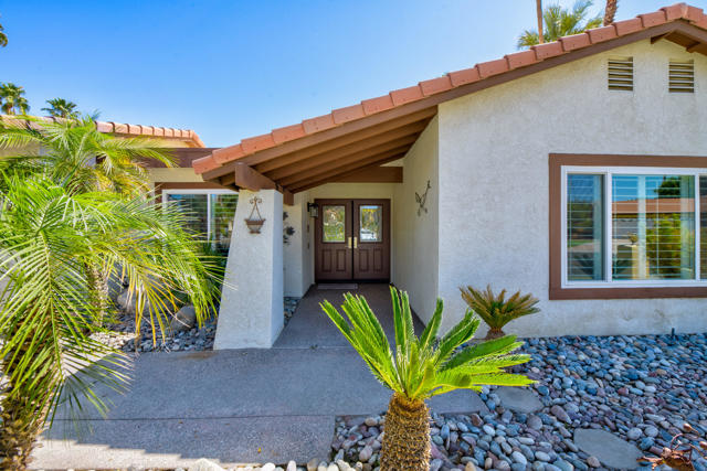 39060 Kilimanjaro Court, Palm Desert CA: https://media.crmls.org/mediaz/91e21039-6a13-4be6-afd5-c26a78a4b802.jpg