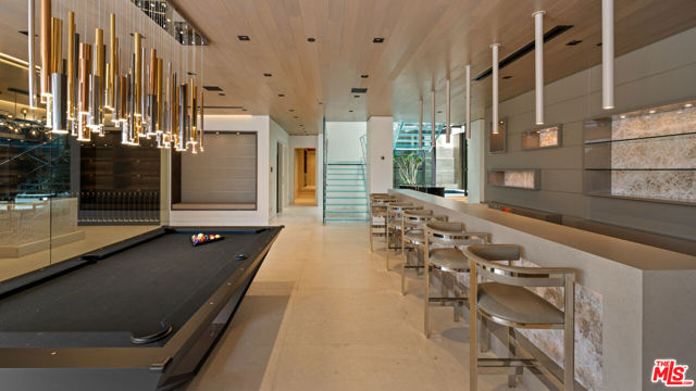 5012 Carbon Beach Terrace, Malibu CA: https://media.crmls.org/mediaz/91e26adc-055a-4630-ac7d-40f5b69e3253.jpg