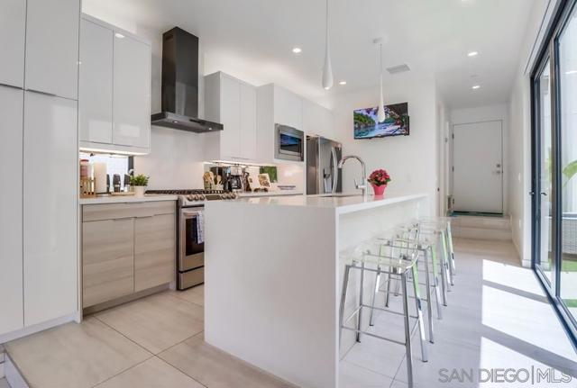 140 Imperial Beach Blvd, Imperial Beach CA: https://media.crmls.org/mediaz/91e55b69-5628-4b41-a88c-2c784e330cc4.jpg