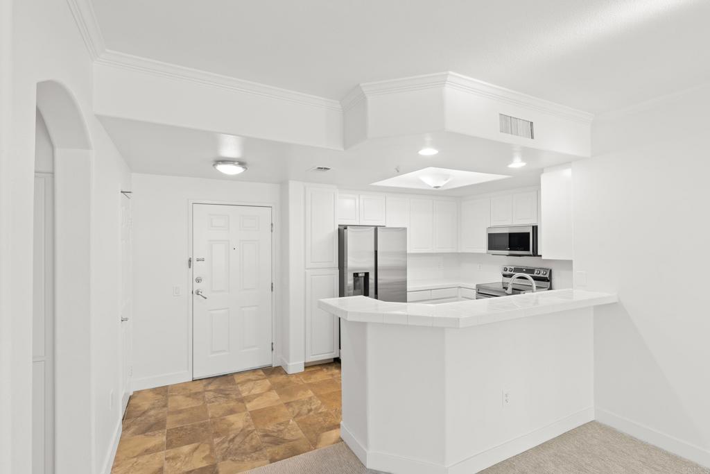 9237 Regents Road - photo 13