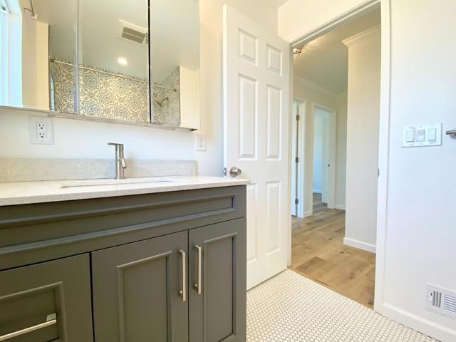1076 Grand Avenue, South San Francisco CA: https://media.crmls.org/mediaz/91e67e85-8d02-403c-93cb-139b143b05f0.jpg