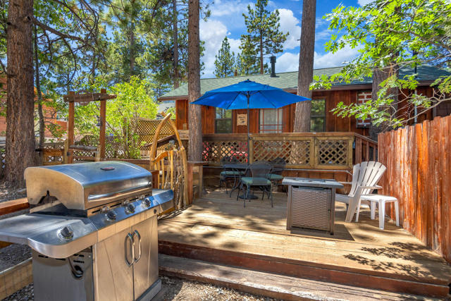 40114 Esterly Lane, Big Bear CA: https://media.crmls.org/mediaz/91e70cb5-9cd7-42e1-85d3-c2f228b4ee13.jpg
