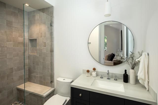 240 Valparaiso Avenue, Atherton CA: https://media.crmls.org/mediaz/91e732bb-3147-4289-a273-116862f39d42.jpg