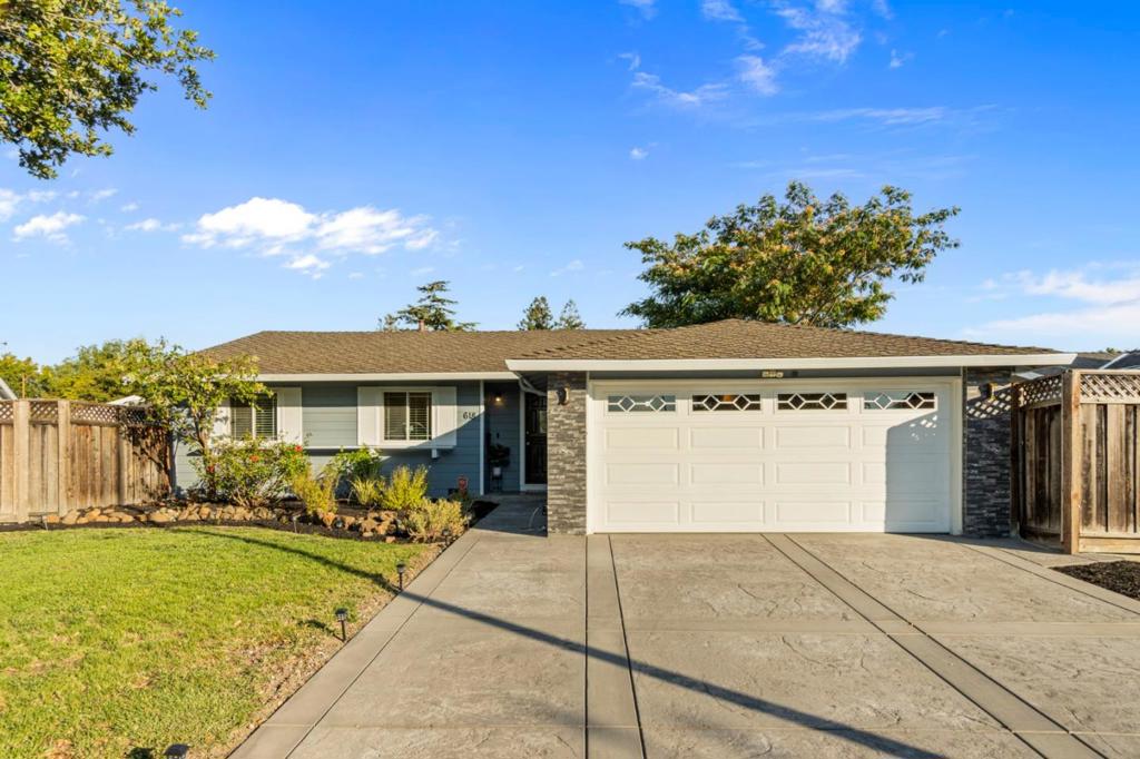 618 Azule Avenue