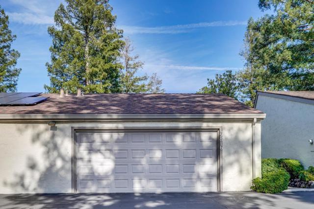 19816 Vineyard Lane, Saratoga CA: https://media.crmls.org/mediaz/91e80d0f-db8b-48ed-88f0-3b95ed3eb170.jpg
