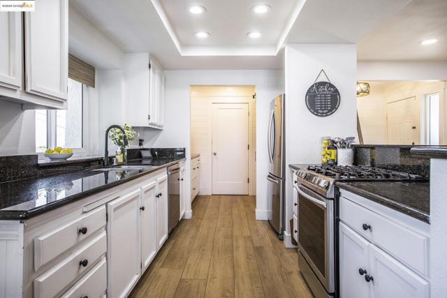 1550 Trawler St, Discovery Bay CA: https://media.crmls.org/mediaz/91e9def6-13cb-4331-a47c-d7d5d3cb0887.jpg