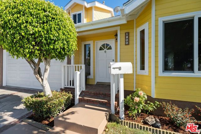 1800 Speyer Lane, Redondo Beach, California 90278, 3 Bedrooms Bedrooms, ,3 BathroomsBathrooms,Residential,Sold,Speyer,23291903