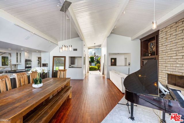 2838 Medill Place, Los Angeles CA: https://media.crmls.org/mediaz/91ea0742-b5de-4e19-8d95-ba18a95af263.jpg