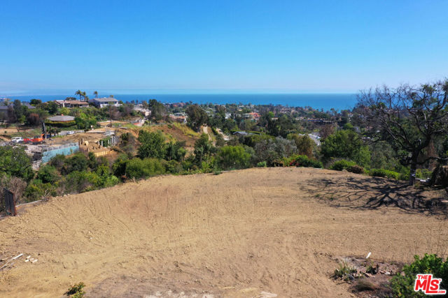 1243 Las Lomas Avenue photo 2