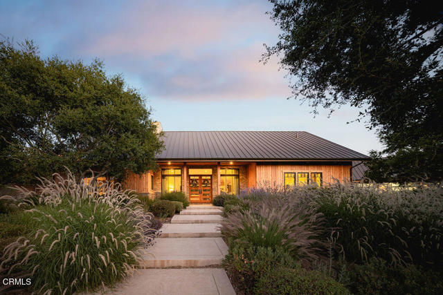 850 Sienna Way, Santa Ynez CA: https://media.crmls.org/mediaz/91ea2def-a6a3-4a05-9cef-5910e9703396.jpg