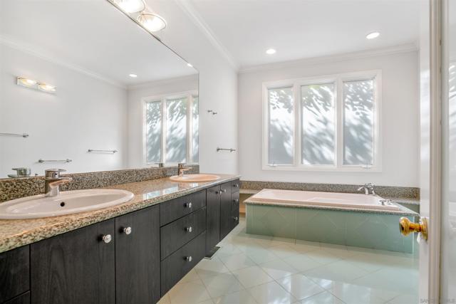 1865 Soledad Ave, La Jolla CA: https://media.crmls.org/mediaz/91ea4ceb-0b4f-4388-89a2-d8daa74fd8bd.jpg