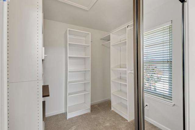 7777 Crossridge Rd, Dublin CA: https://media.crmls.org/mediaz/91eb670b-554b-4395-91d4-b27ec89edc9b.jpg