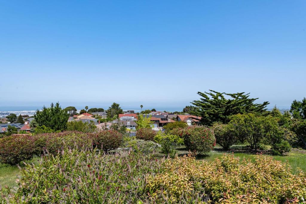 https://media.crmls.org/mediaz/91eb7842-8f01-42a3-a127-d743e0851dbb.jpg?preset=X-Large