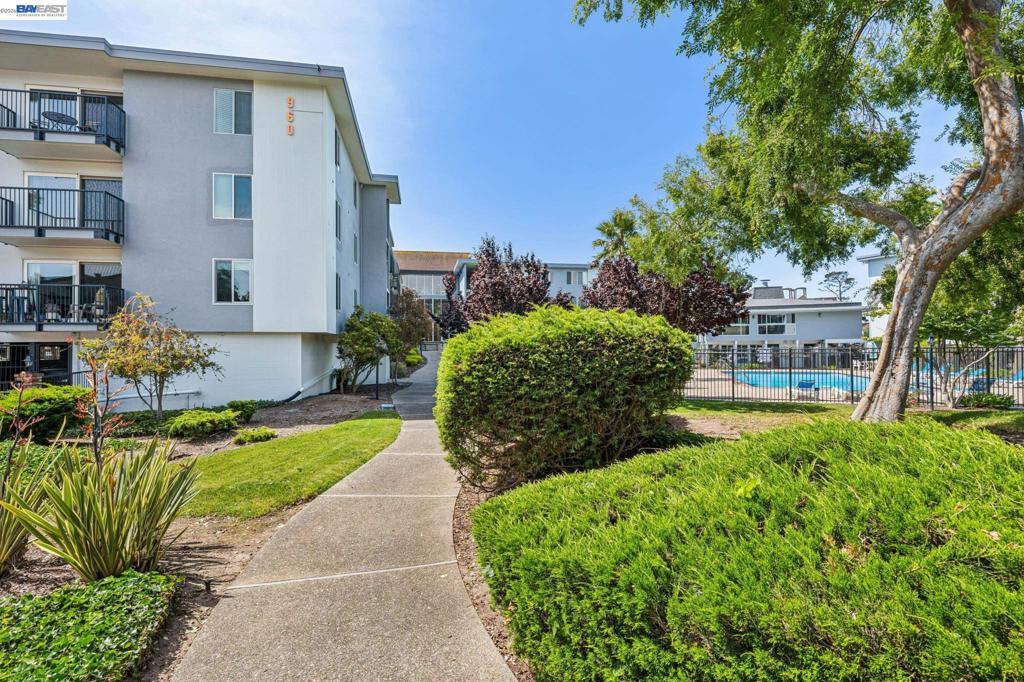 960 Shorepoint Ct #120