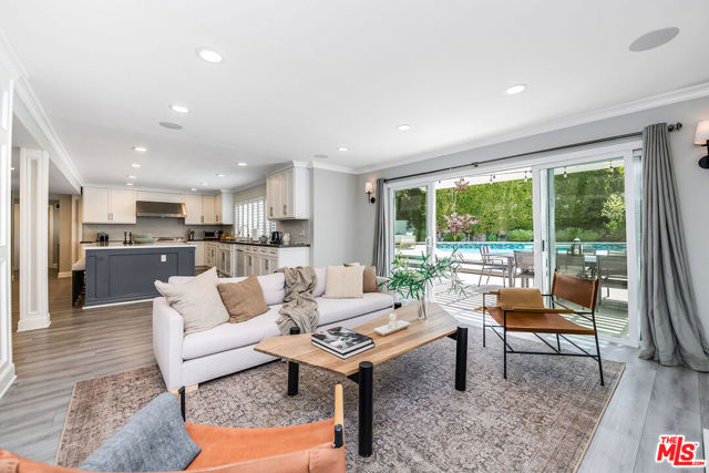 3544 Laurel Canyon Boulevard, Studio City CA: https://media.crmls.org/mediaz/91ecca86-906e-4d96-8987-3dffb8c400ab.jpg