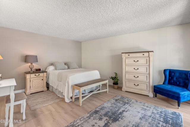 4230 Canoga Avenue, Woodland Hills CA: https://media.crmls.org/mediaz/91ee1a68-fa12-42d3-83a9-f2a39f140f3d.jpg