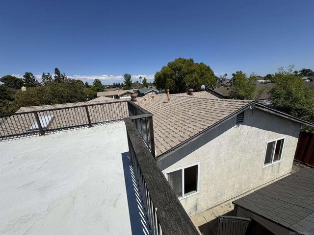 10490 Stanfield Cir, San Diego CA: https://media.crmls.org/mediaz/91ee1d7c-dbaf-4d25-aaa9-e668de827a72.jpg