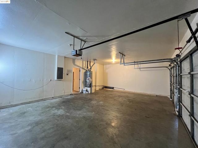 1371 Brooktrail Dr, Pittsburg CA: https://media.crmls.org/mediaz/91eefa5c-6970-4416-a8de-983e47976277.jpg