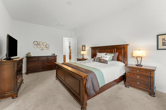 Image 20 of 48 For 42897 Cusino Court