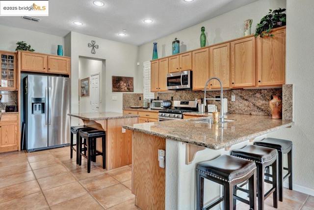 2981 Atherton Pl, Brentwood CA: https://media.crmls.org/mediaz/91efdd52-8272-477a-874f-95a3fa0511aa.jpg