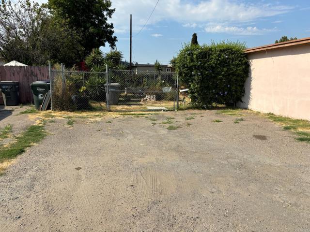 2458 Central Avenue, Spring Valley, California 91977, ,Residential Income,For Sale,Central Avenue,PTP2404193