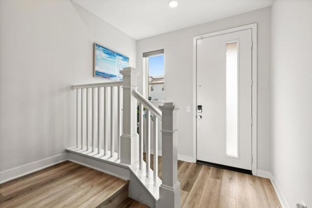 202 Keeper, Irvine CA: https://media.crmls.org/mediaz/91f105db-0ffe-49d2-b9cc-dc13a6984fed.jpg