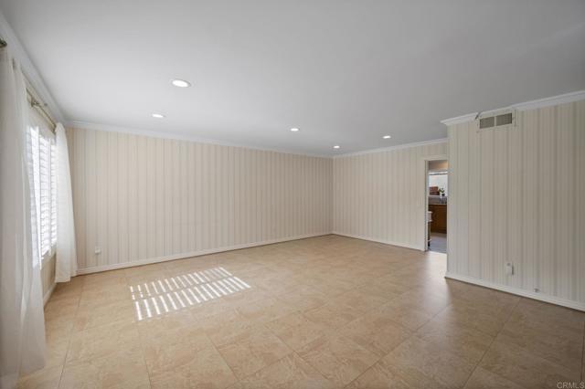 6521 Wystone Avenue, 3 photo 8