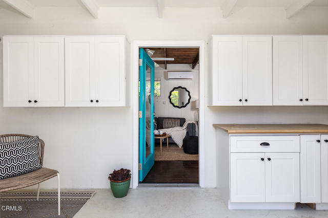 1807 New York Drive, Altadena CA: https://media.crmls.org/mediaz/91f1ddde-48e9-4df3-a833-fffeee99da18.jpg