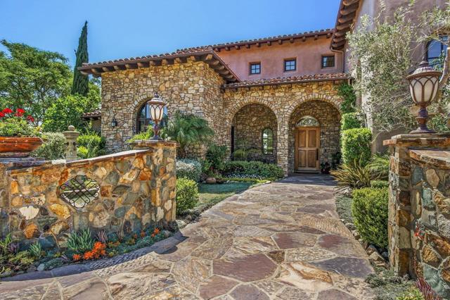 19557 Fortuna Del Este, Escondido CA: https://media.crmls.org/mediaz/91f204ea-0059-4370-8ac9-ed3951ff7304.jpg