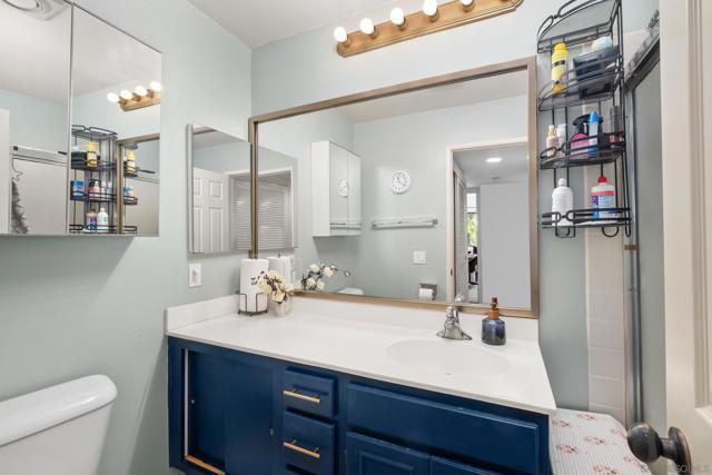 17885 Caminito Pinero, San Diego CA: https://media.crmls.org/mediaz/91f20b59-82e2-4d46-9ff8-af06a51dbbc8.jpg