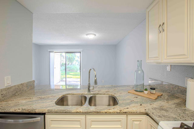 Image 35 of 42 For 43 Lakeview Circle