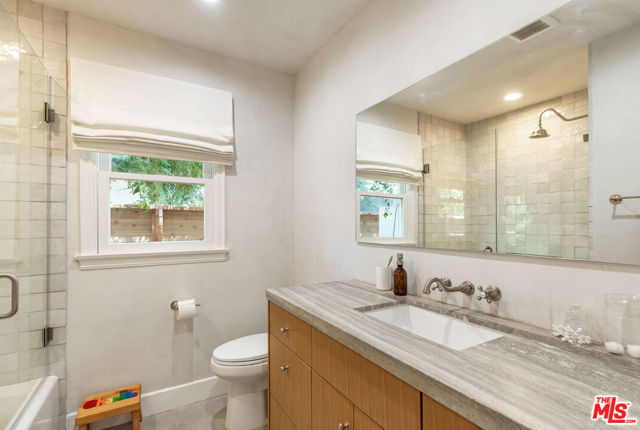 13035 Rose Avenue, Los Angeles CA: https://media.crmls.org/mediaz/91f390b9-fa04-4ef2-bd23-ad2dfe5c405b.jpg