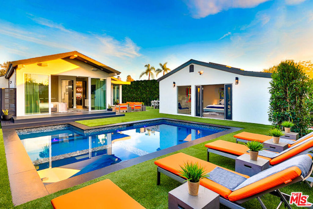 1741 Stearns Drive — Modern