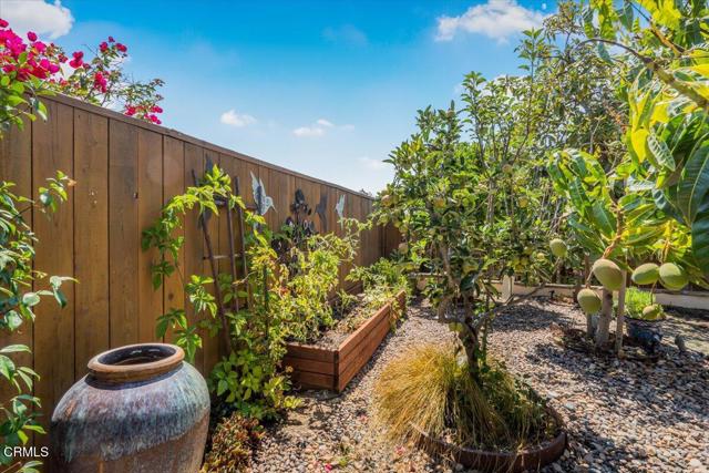 2458 Brookhill Drive, Camarillo CA: https://media.crmls.org/mediaz/91f43ea7-f924-4c7f-a17a-c238155ccd64.jpg