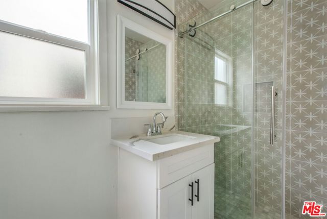 4325 W 58th Place, Los Angeles CA: https://media.crmls.org/mediaz/91f46617-a9b5-4f53-9f24-3bde20a8c8b2.jpg