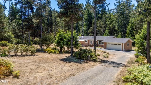 29331 Albion Ridge Road, Albion CA: https://media.crmls.org/mediaz/91f54ec8-b1b2-4fba-a20c-9b1868772f25.jpg