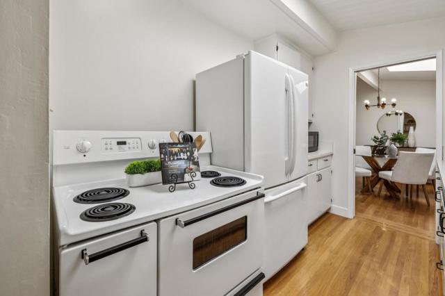 3224 Kipling Street, Palo Alto CA: https://media.crmls.org/mediaz/91f5741b-393c-4bb6-8669-d846cbf5cbe8.jpg