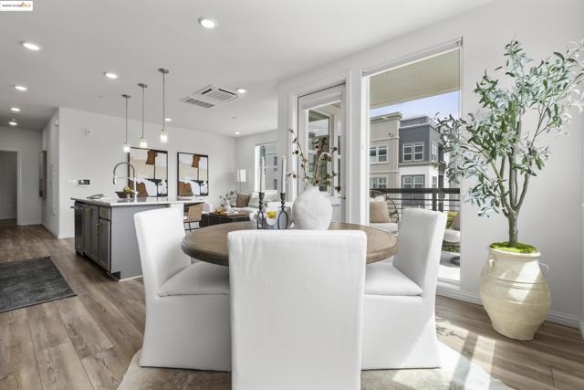 2818 Fifth Street, Alameda CA: https://media.crmls.org/mediaz/91f607c4-7de8-4dc5-ae75-e0858524c2f9.jpg