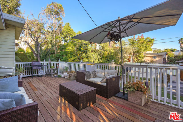 656 Parkman Avenue, Los Angeles CA: https://media.crmls.org/mediaz/91f60996-f96c-4b8a-bfb7-bb3ae7574f34.jpg