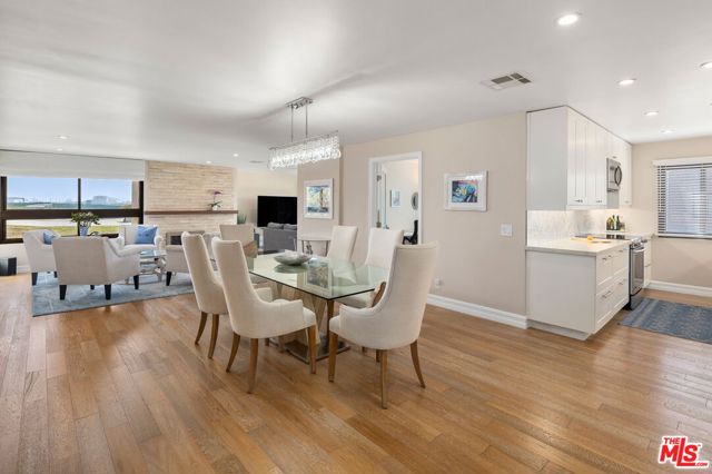 8828 Pershing Drive, Playa del Rey CA: https://media.crmls.org/mediaz/91f71616-a1ac-4982-a94d-8a51256097e2.jpg