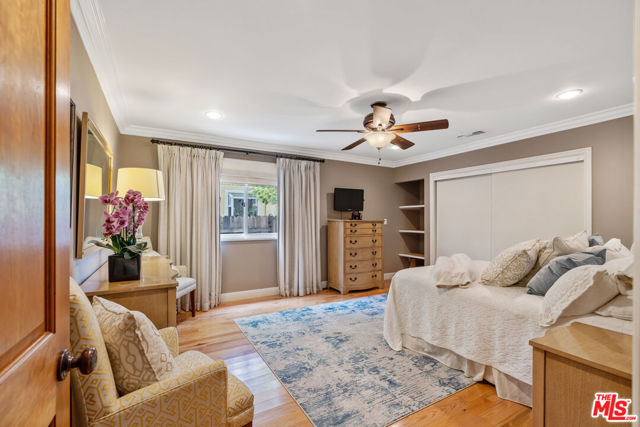 1865 E Villa Street, Pasadena CA: https://media.crmls.org/mediaz/91f77ca1-d190-40a0-8515-7b213f1be66b.jpg