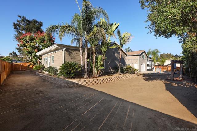 1687 Gecko Road, Vista CA: https://media.crmls.org/mediaz/91f7a2da-e597-498f-adb7-d7766c1acd77.jpg