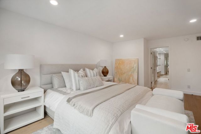234 S Tower Drive, Beverly Hills CA: https://media.crmls.org/mediaz/91f7bd5f-acbd-4769-b62e-cfa113f50623.jpg