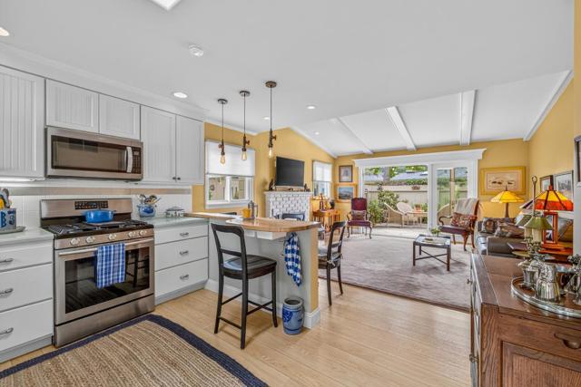 171 Hacienda Carmel, Carmel CA: https://media.crmls.org/mediaz/91f7e154-7b86-4dd0-8558-f16cee7392f8.jpg