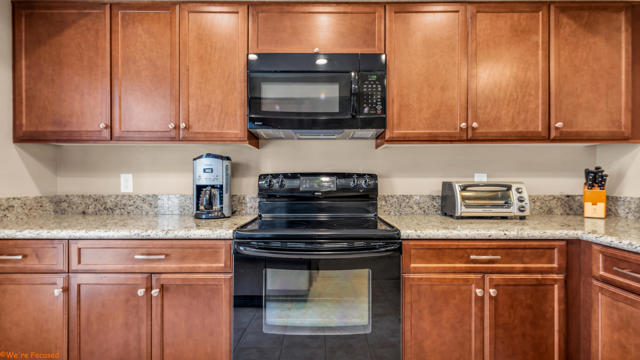 292 Desert Falls E Drive, Palm Desert CA: https://media.crmls.org/mediaz/91f8173b-23d0-48f9-af3c-035439688c9c.jpg