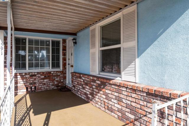 591 VIA ACALANES, San Lorenzo CA: https://media.crmls.org/mediaz/91f8bed8-8953-4068-ace4-8d23aa81855f.jpg