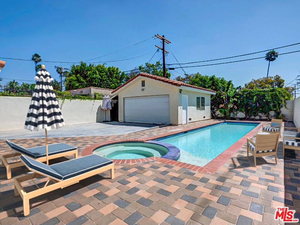 712 N Vista Street