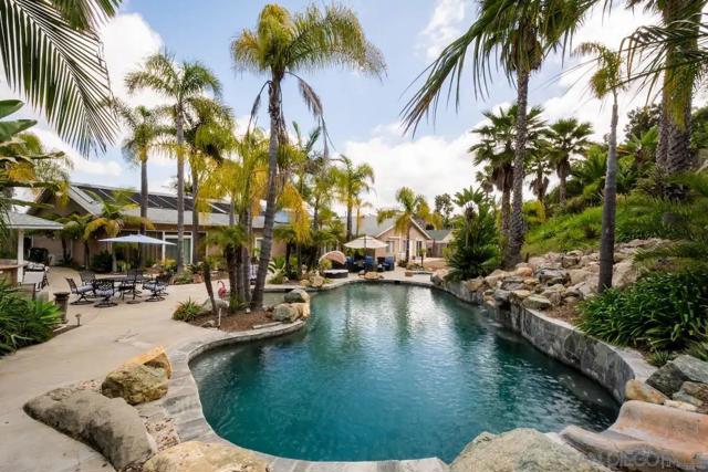 4435 Summer Dr, Oceanside CA: https://media.crmls.org/mediaz/91f94e1d-fefb-46e6-9898-b8b0350ff47c.jpg